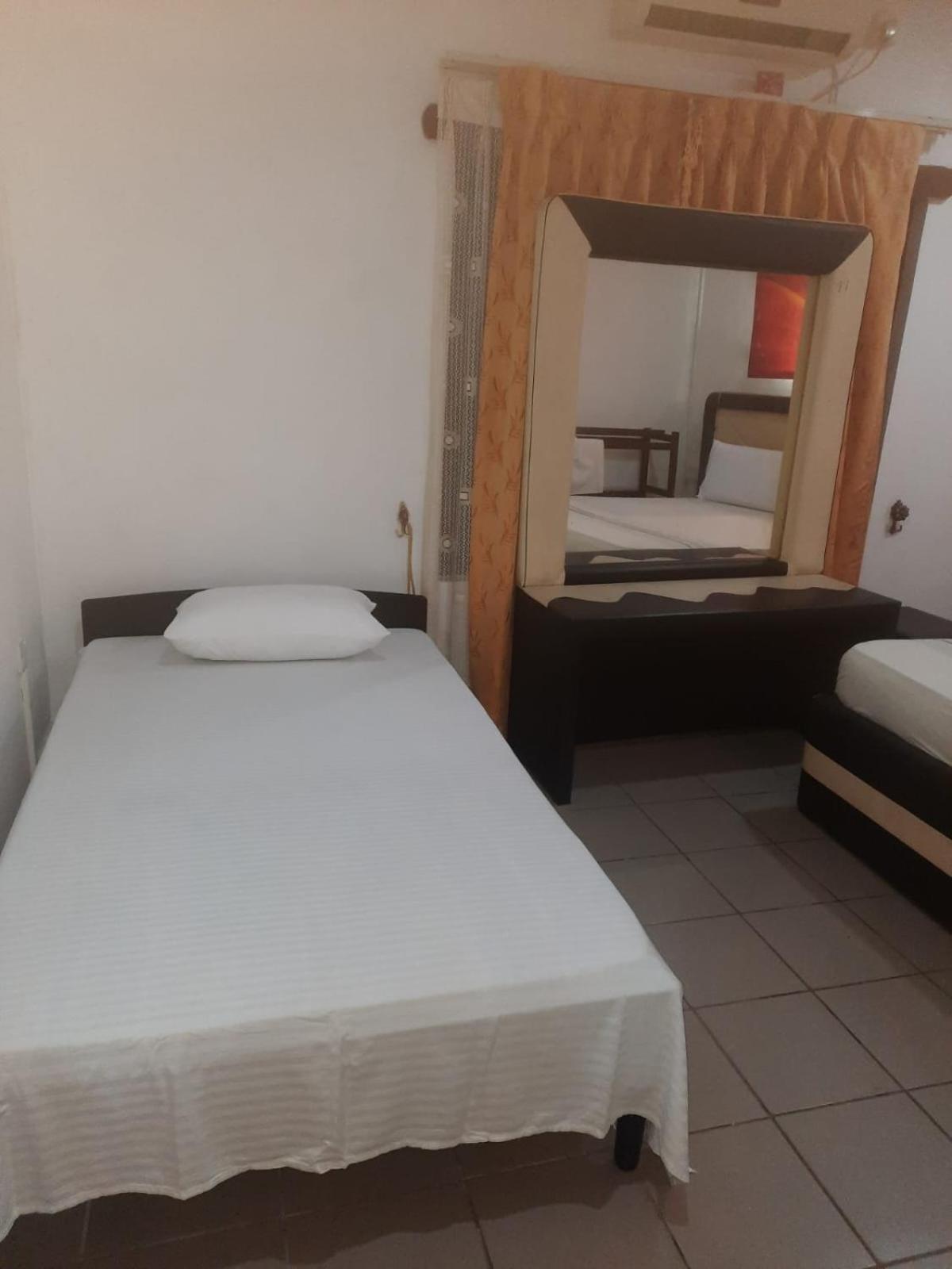 Panorama Rest Hotel Anuradhapura Buitenkant foto